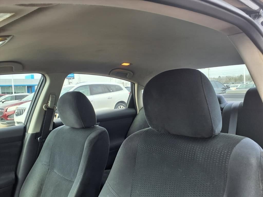 Thumbnail: 2015 Nissan Altima - 18