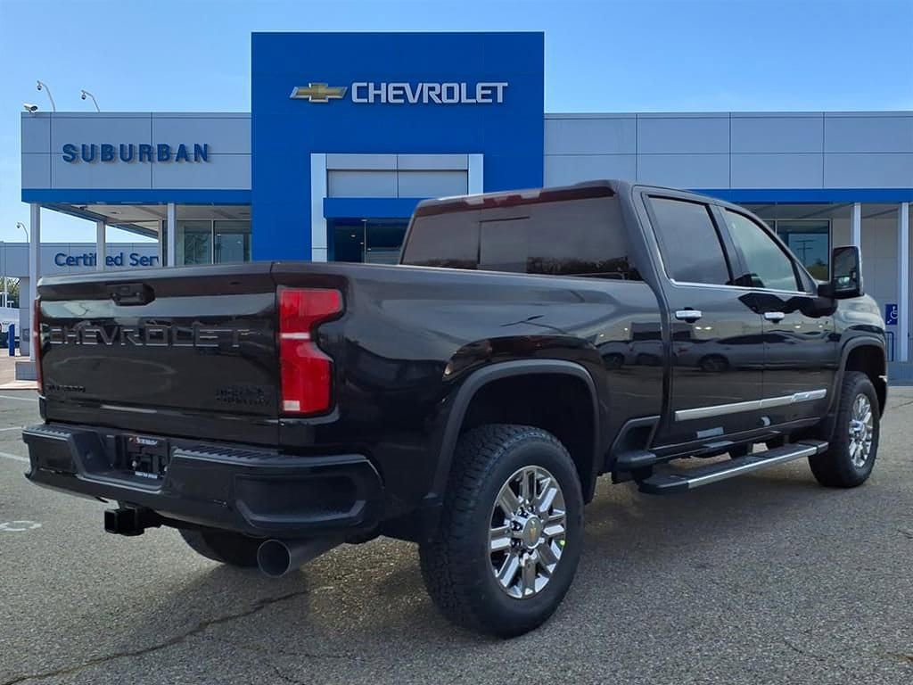 Thumbnail: 2026 Chevrolet Silverado 3500 - 4