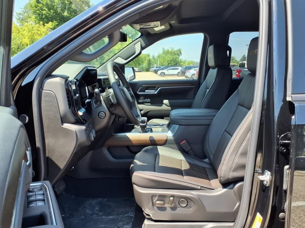 Thumbnail: 2026 Chevrolet Silverado 1500 - 14