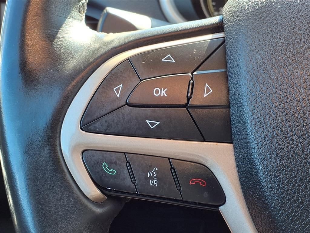 Thumbnail: 2017 Jeep Cherokee - 27