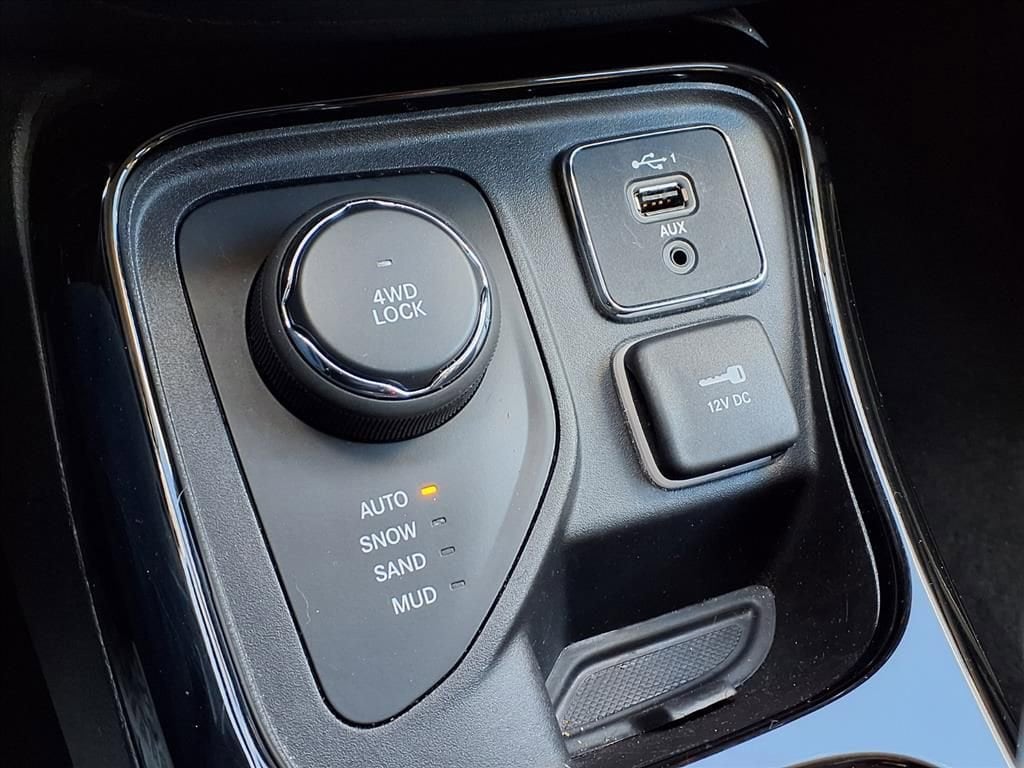 Thumbnail: 2020 Jeep Compass - 24