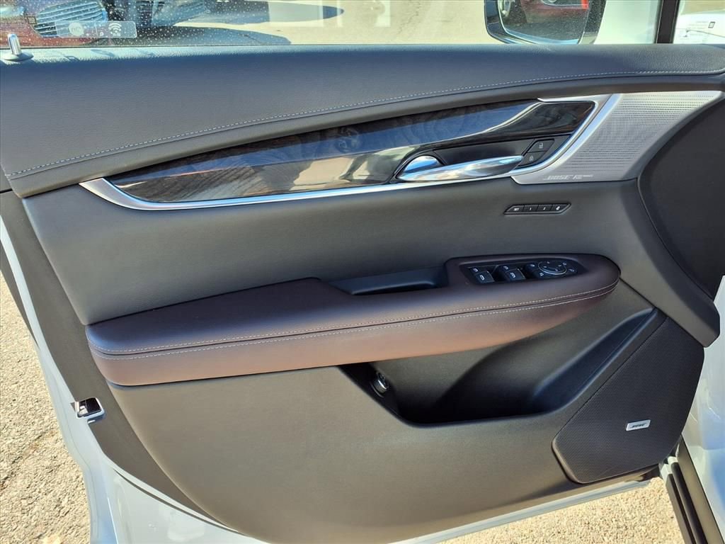 Thumbnail: 2022 Cadillac XT6 - 12