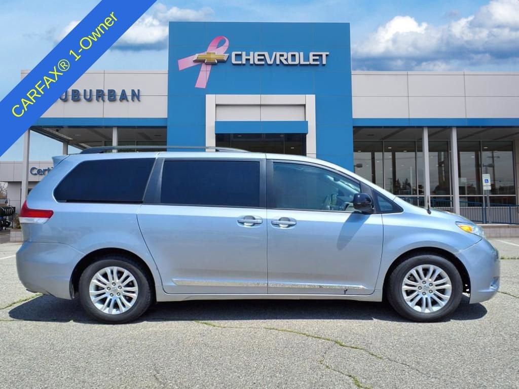 Thumbnail: 2011 Toyota Sienna - 5