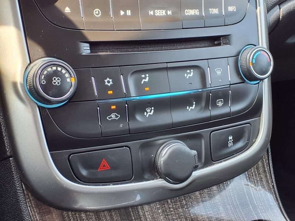 2014 Chevrolet Malibu LT 25
