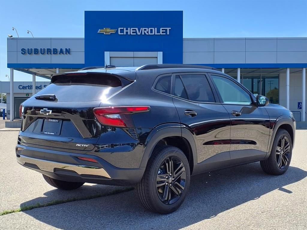 Thumbnail: 2025 Chevrolet Trax - 4