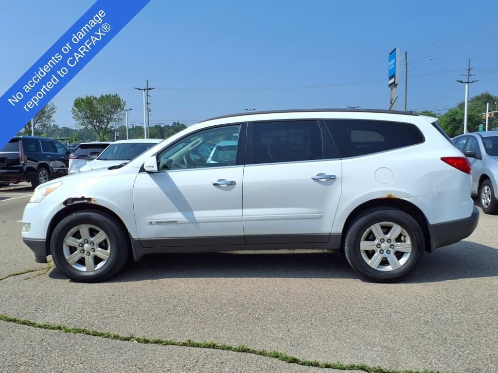 Thumbnail: 2009 Chevrolet Traverse - 11