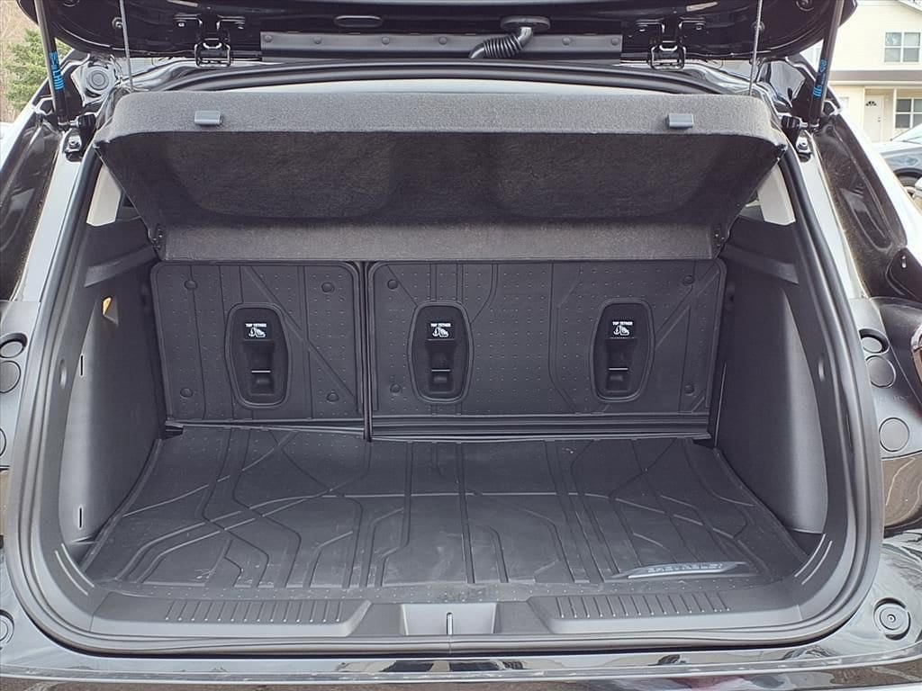 Thumbnail: 2026 Chevrolet Trax - 9