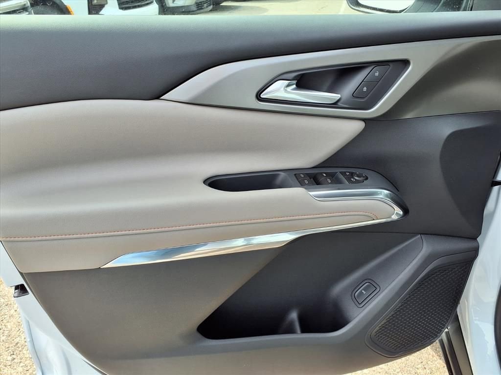 Thumbnail: 2026 Chevrolet Traverse - 12