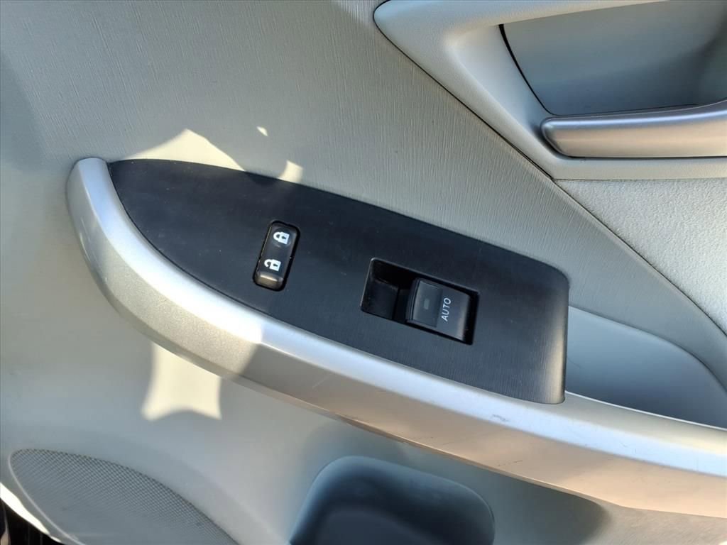 Thumbnail: 2013 Toyota Prius - 15