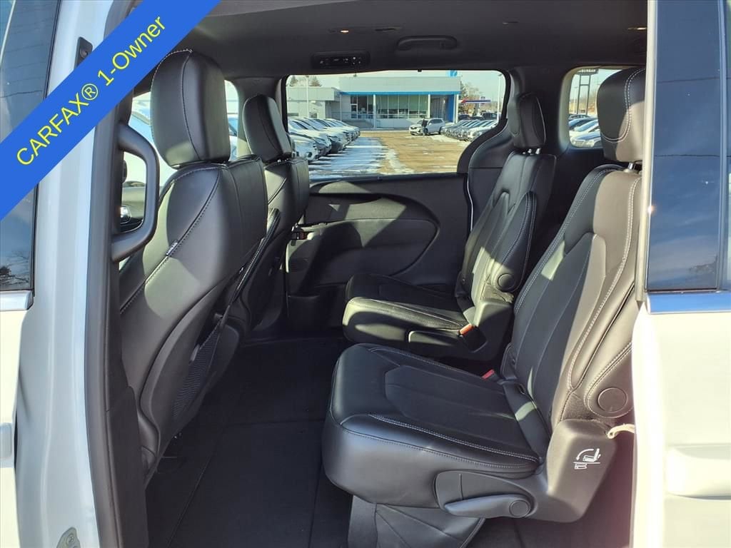 Thumbnail: 2026 Chrysler Pacifica - 11