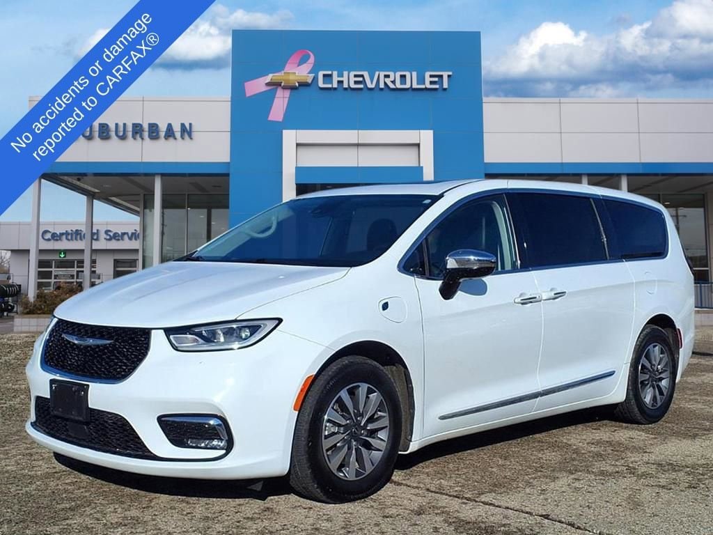 Thumbnail: 2023 Chrysler Pacifica - 1
