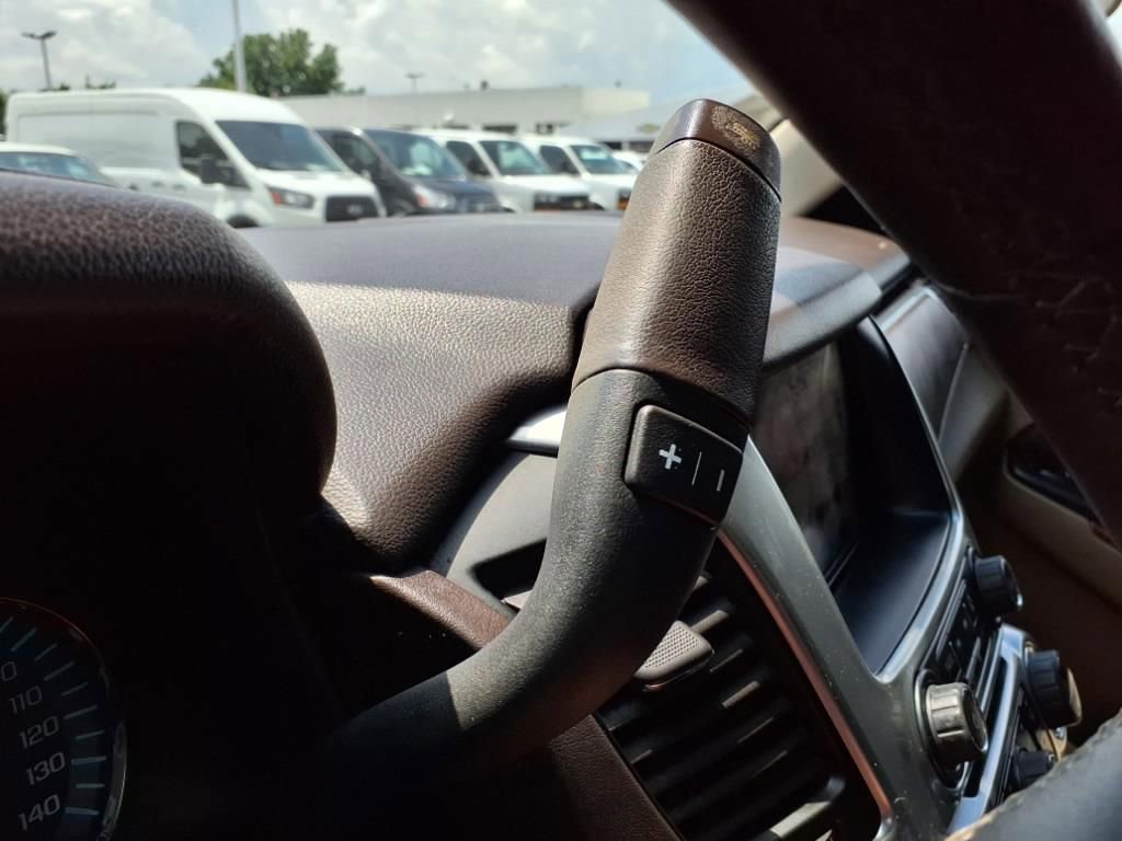 Thumbnail: 2015 Chevrolet Suburban - 21