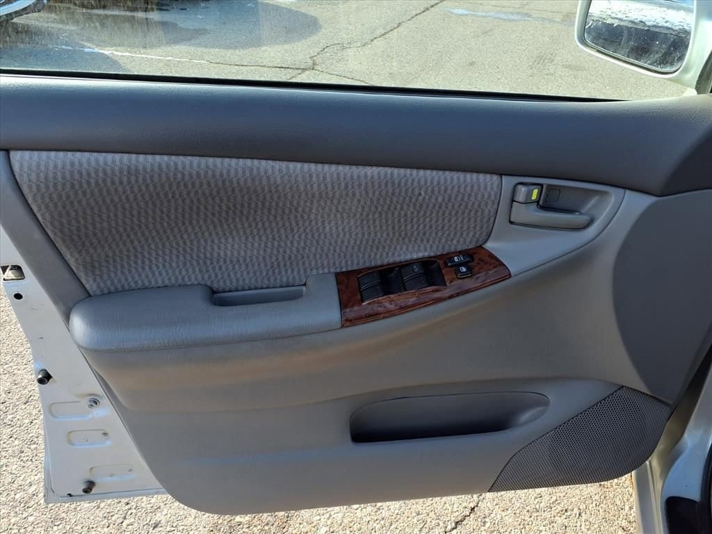 Thumbnail: 2005 Toyota Corolla - 12