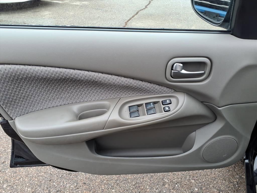 Thumbnail: 2005 Nissan Sentra - 12