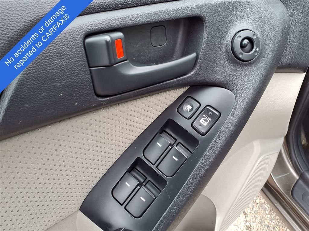Thumbnail: 2011 Kia Forte - 17
