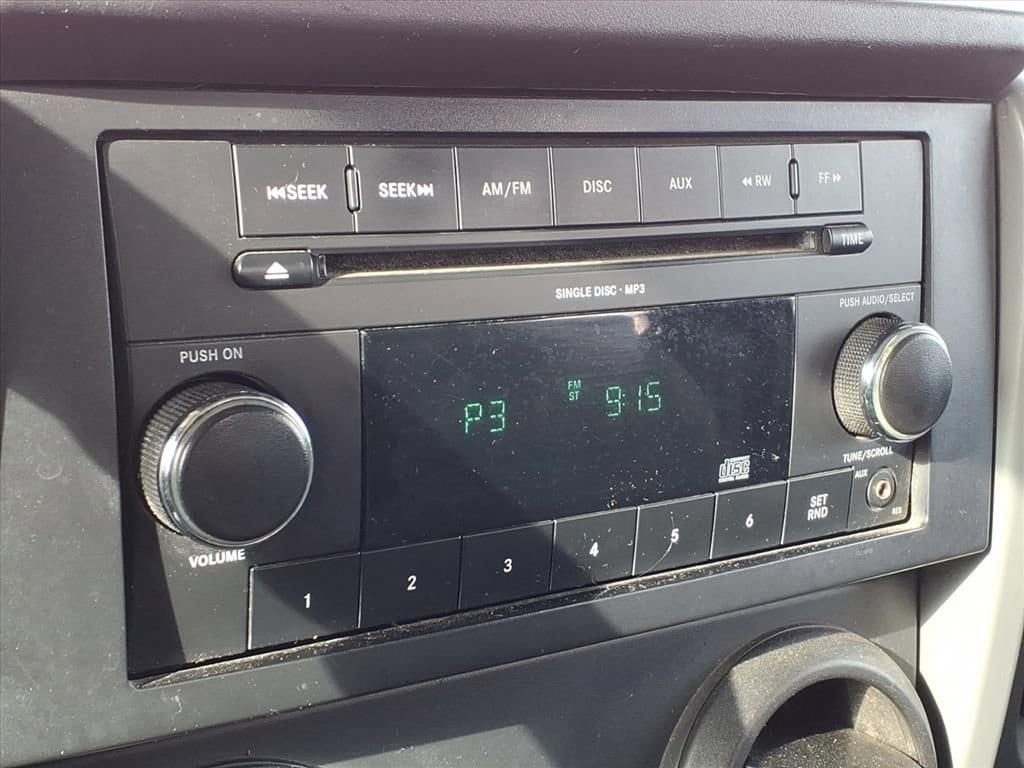 Thumbnail: 2010 Jeep Wrangler - 21