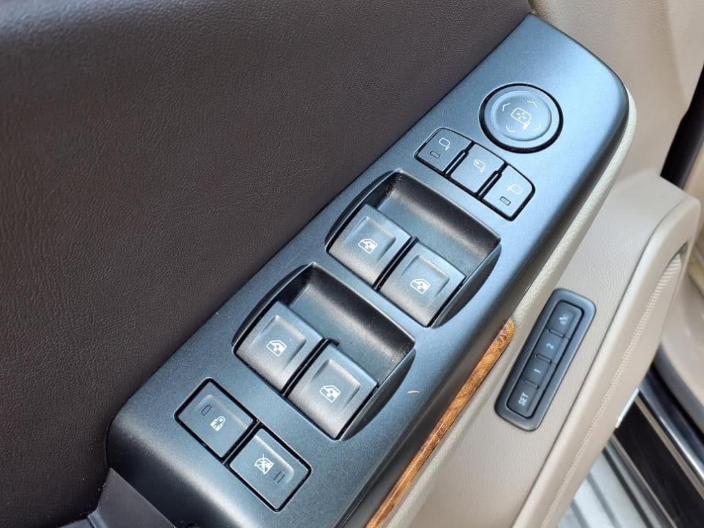 Thumbnail: 2015 Chevrolet Suburban - 16