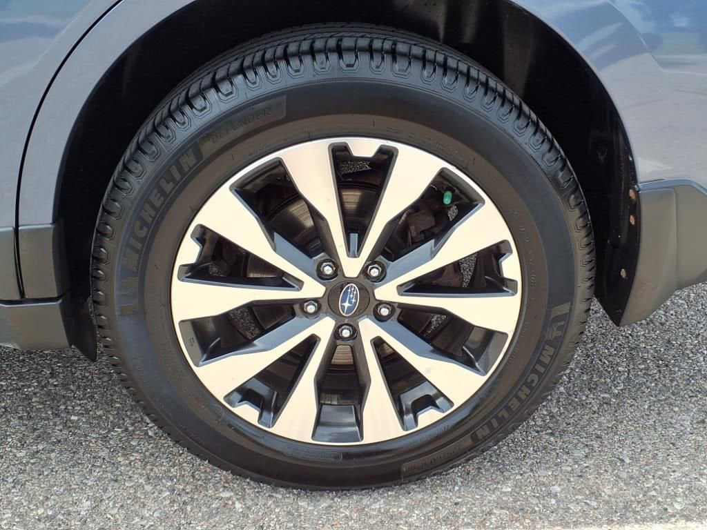 Thumbnail: 2015 Subaru Outback - 9