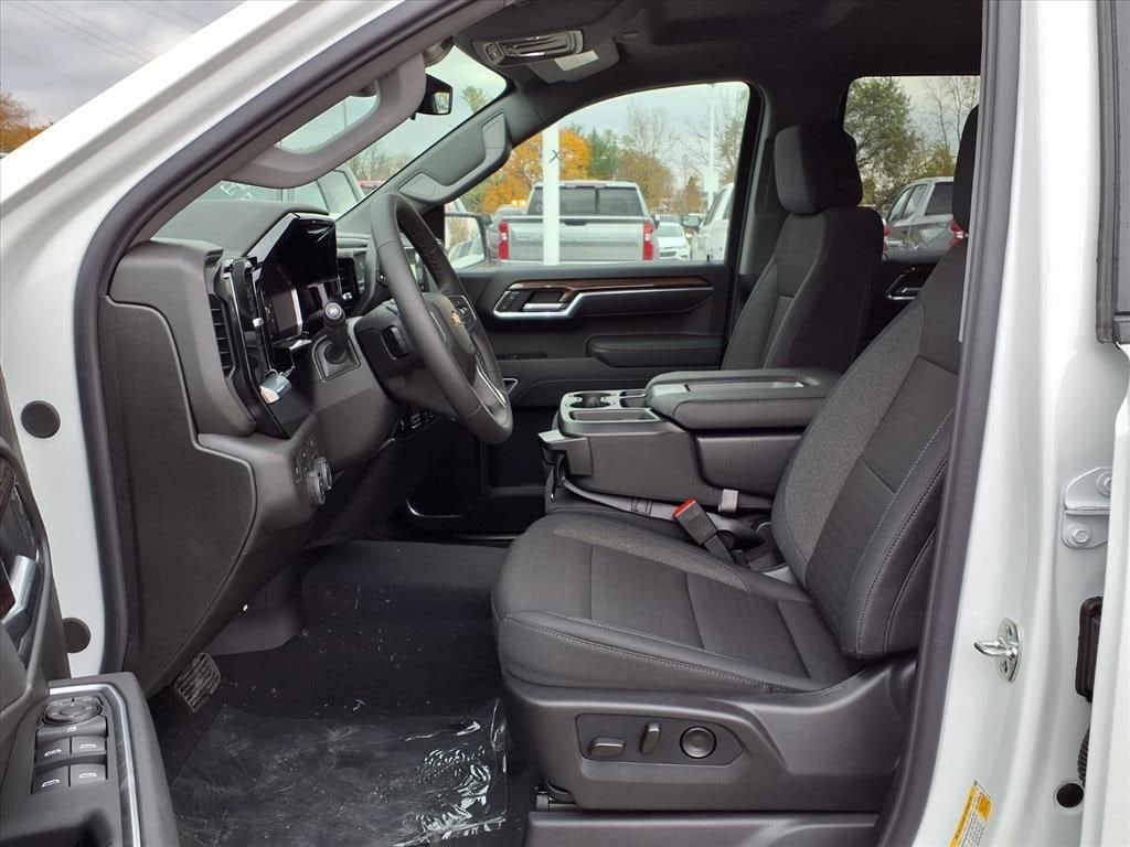 Thumbnail: 2026 Chevrolet Silverado 1500 - 13