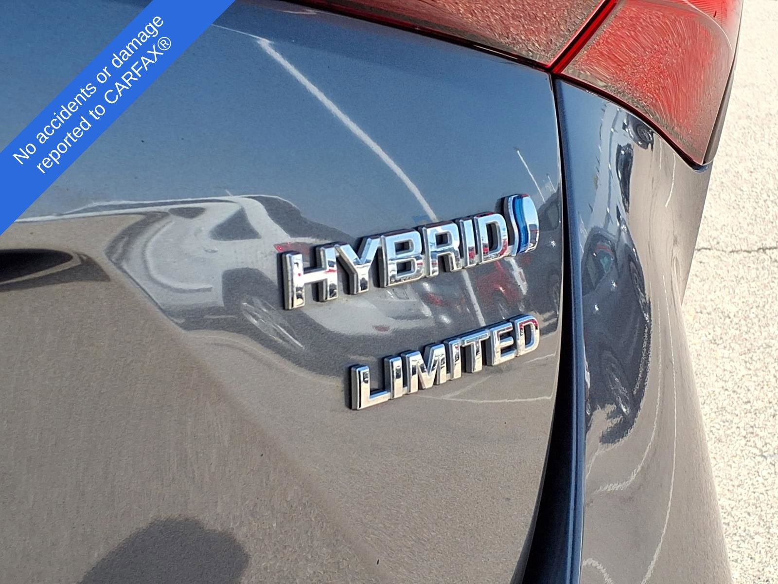 Thumbnail: 2022 Toyota Prius - 11