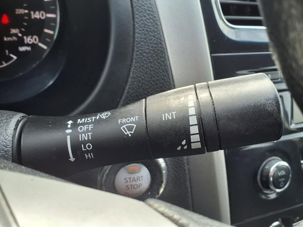 Thumbnail: 2015 Nissan Altima - 21