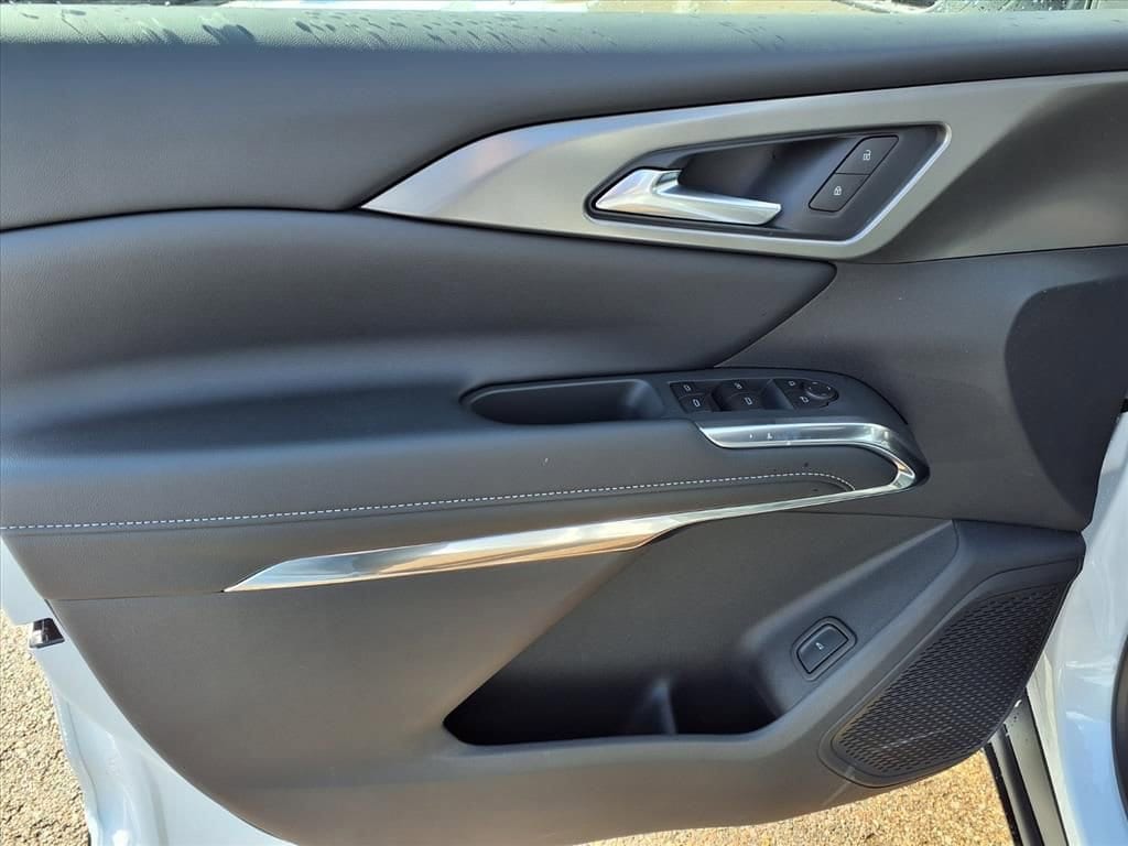 Thumbnail: 2026 Chevrolet Traverse - 12