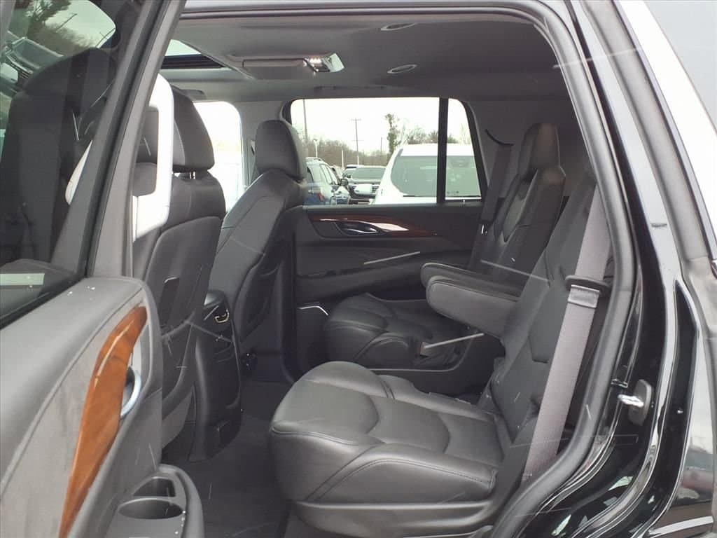 Thumbnail: 2017 Cadillac Escalade - 11