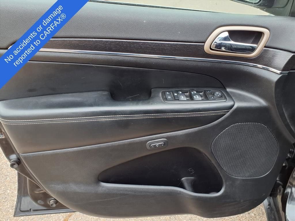 Thumbnail: 2015 Jeep Grand Cherokee - 14