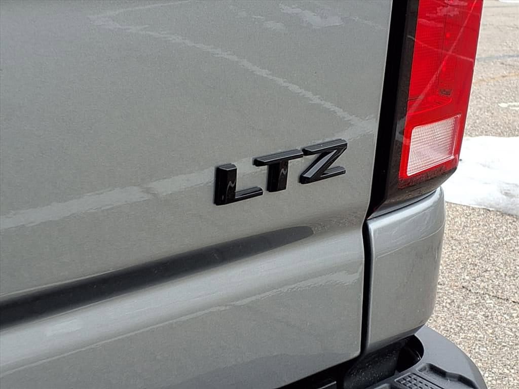 Thumbnail: 2026 Chevrolet Silverado 2500 - 8