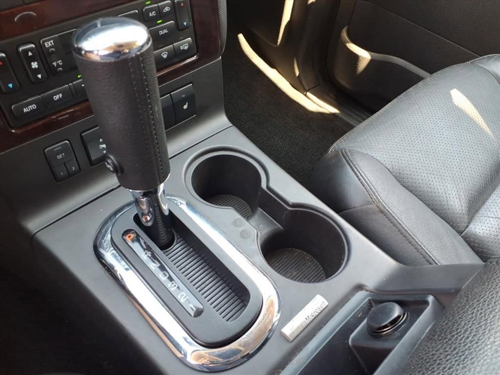 Thumbnail: 2010 Ford Explorer - 23