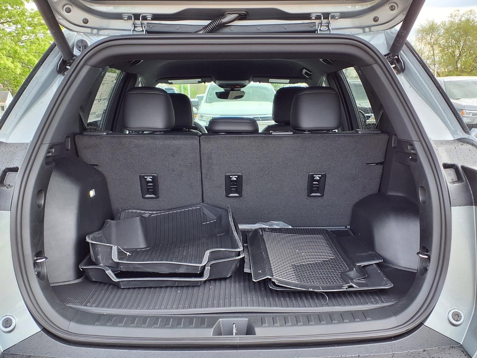 Thumbnail: 2026 Chevrolet Equinox - 9