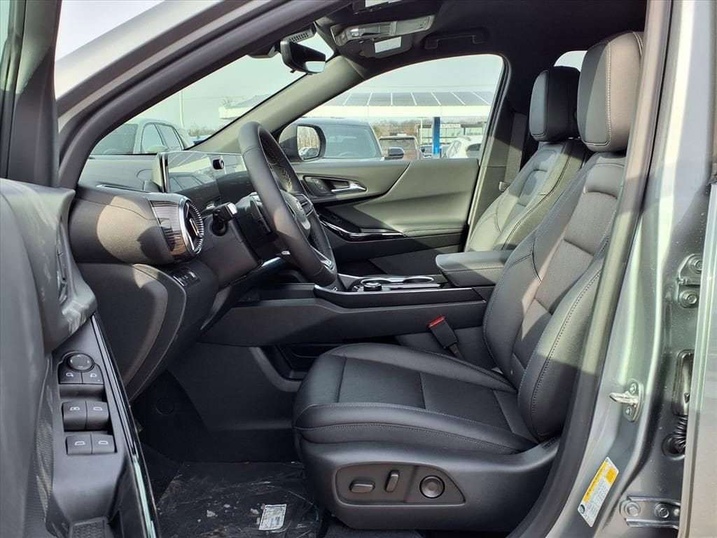 Thumbnail: 2026 Chevrolet Equinox - 12