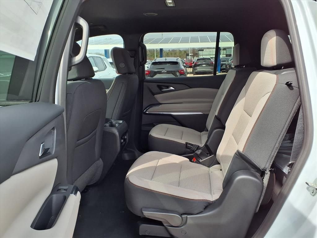 Thumbnail: 2026 Chevrolet Traverse - 9