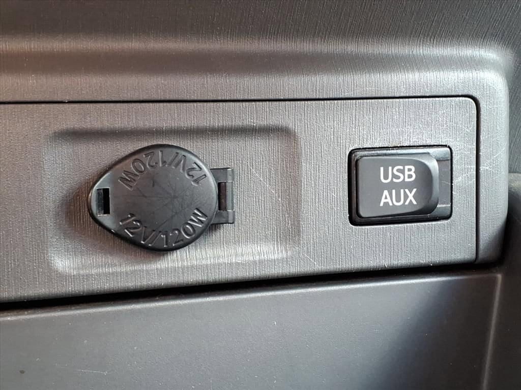 Thumbnail: 2012 Toyota Prius v - 28