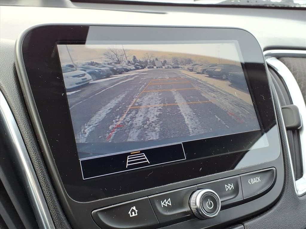 Thumbnail: 2021 Chevrolet Malibu - 20