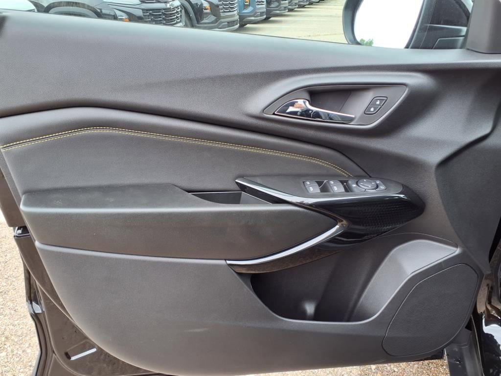 Thumbnail: 2025 Chevrolet Trax - 13