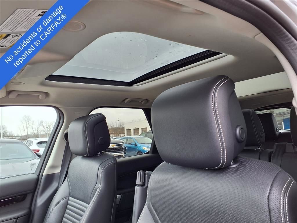 Thumbnail: 2024 Land Rover Discovery - 18