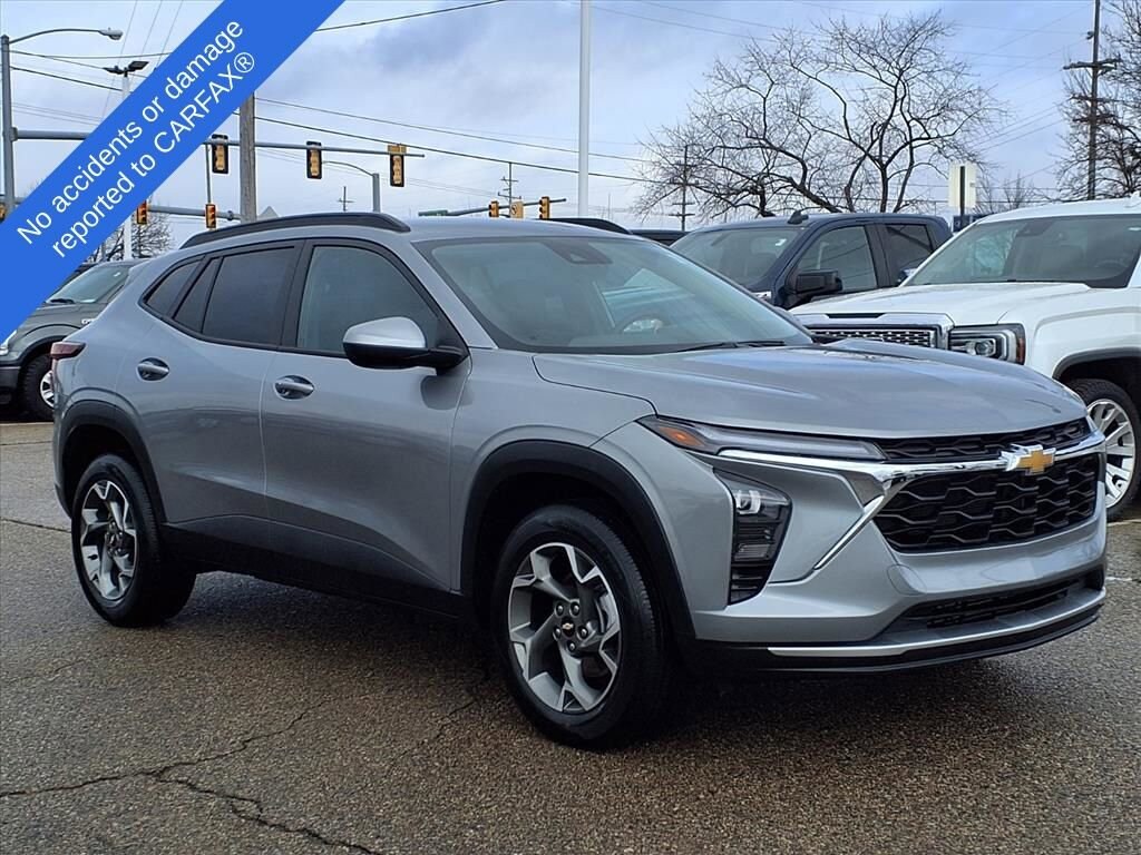 Used 2025 Chevrolet Trax LT SUV