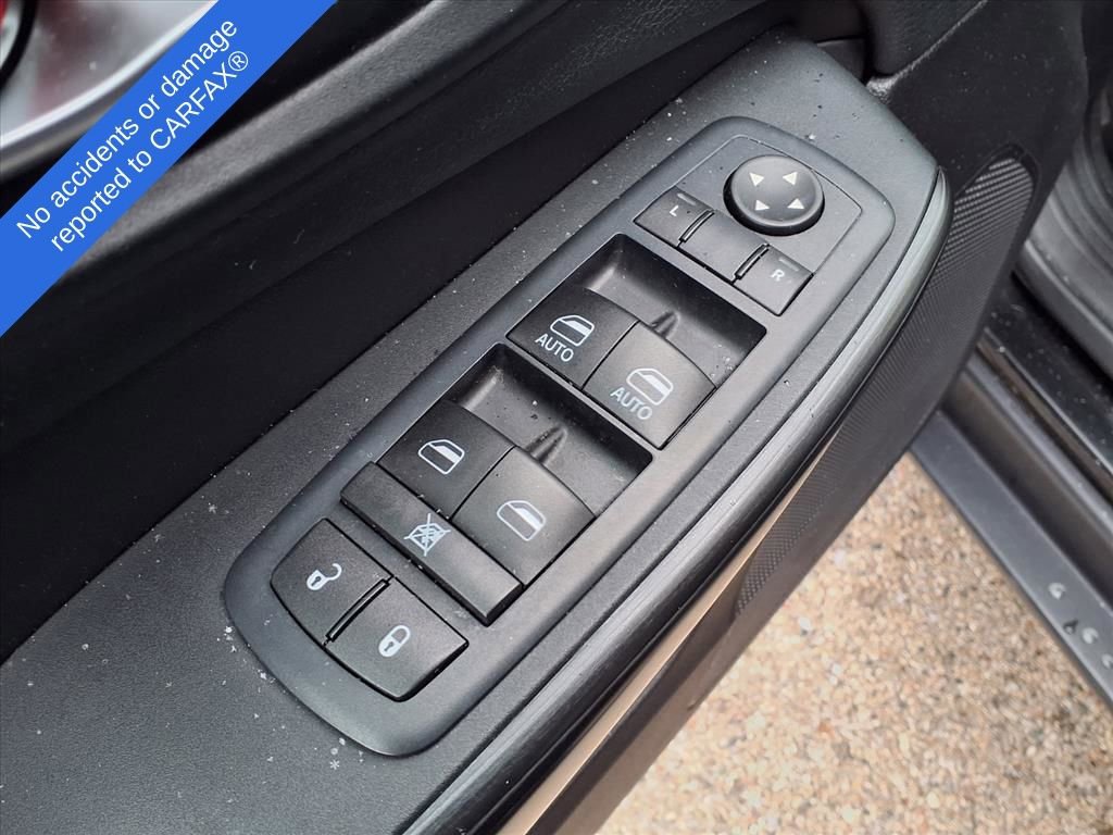 Thumbnail: 2015 Jeep Cherokee - 16