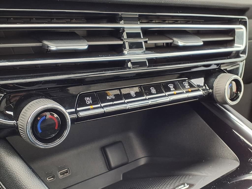 Thumbnail: 2026 Chevrolet Traverse - 24