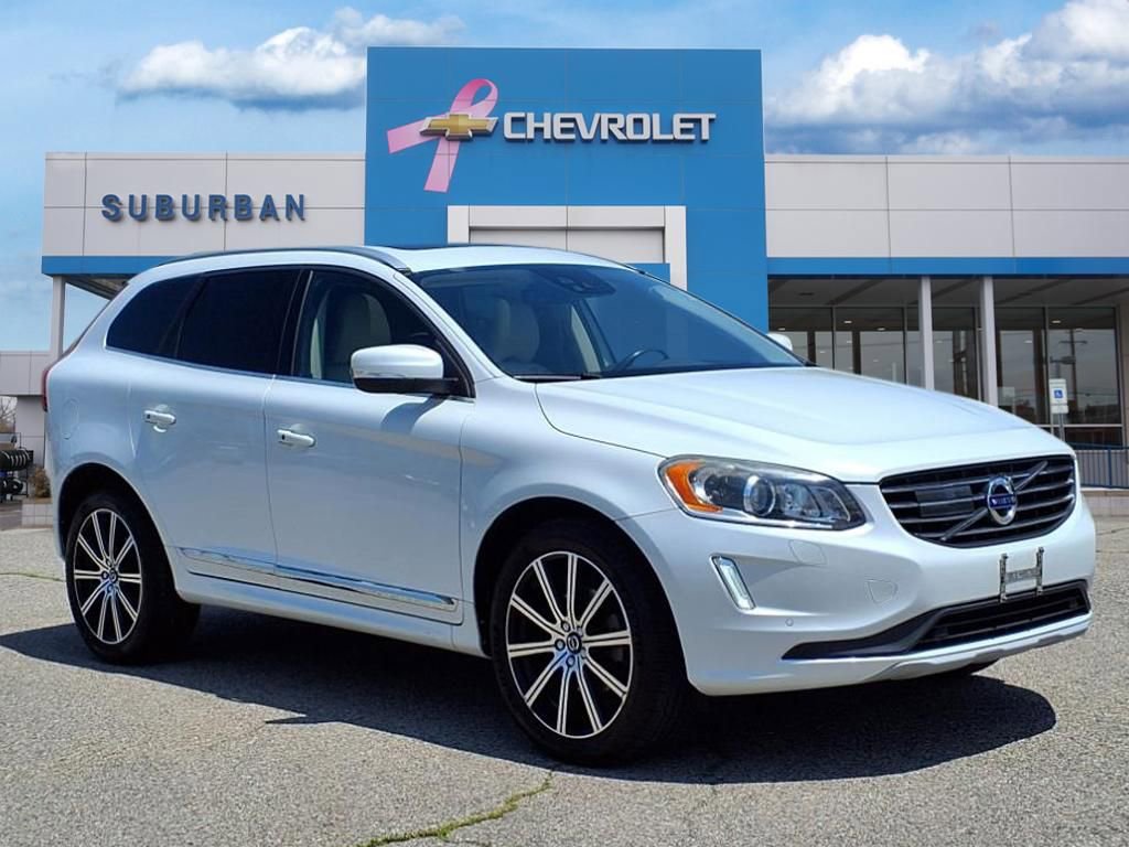 Thumbnail: 2017 Volvo XC60 - 3
