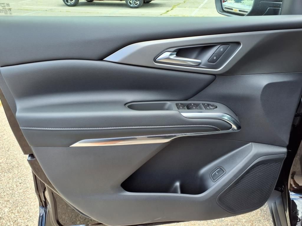 Thumbnail: 2026 Chevrolet Traverse - 12