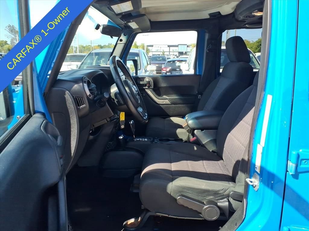 Thumbnail: 2012 Jeep Wrangler - 15