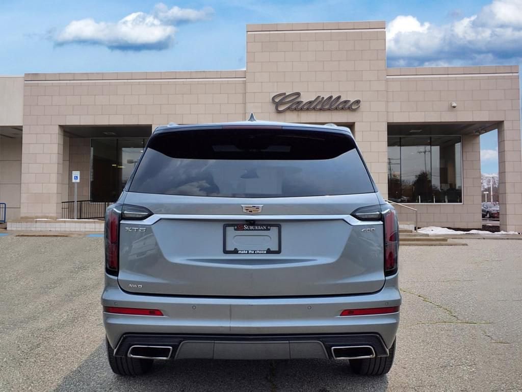 Thumbnail: 2023 Cadillac XT6 - 6