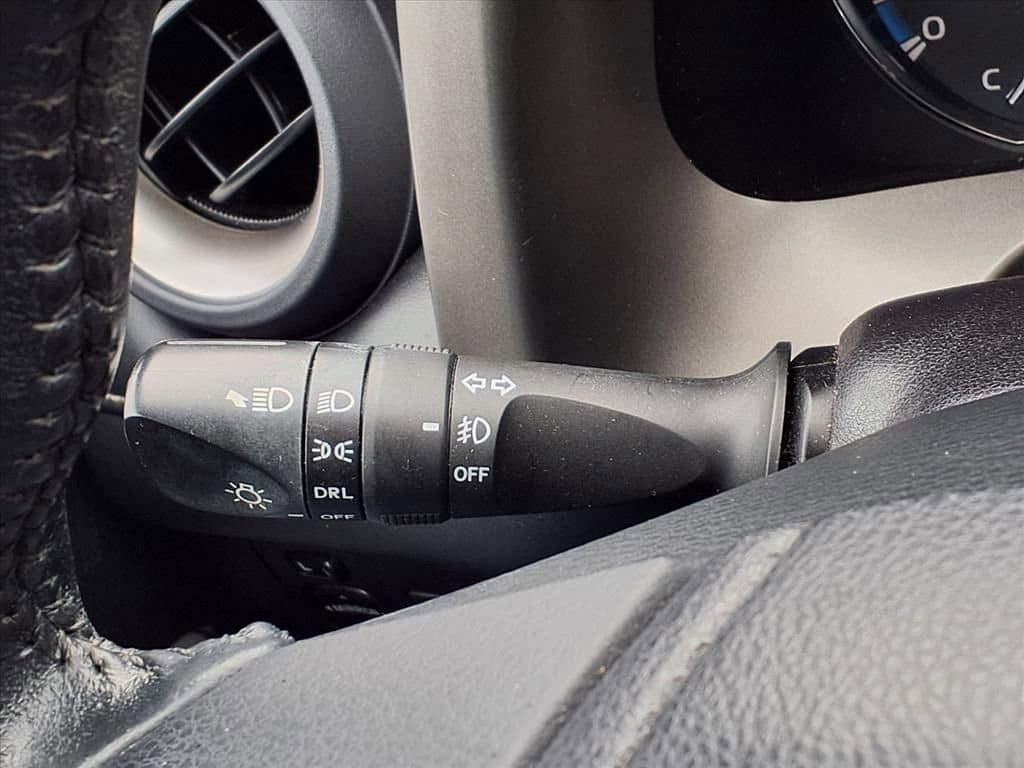 Thumbnail: 2016 Toyota RAV4 - 21