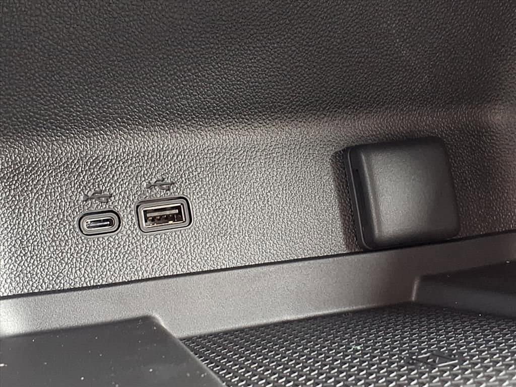 Thumbnail: 2026 Chevrolet Traverse - 21