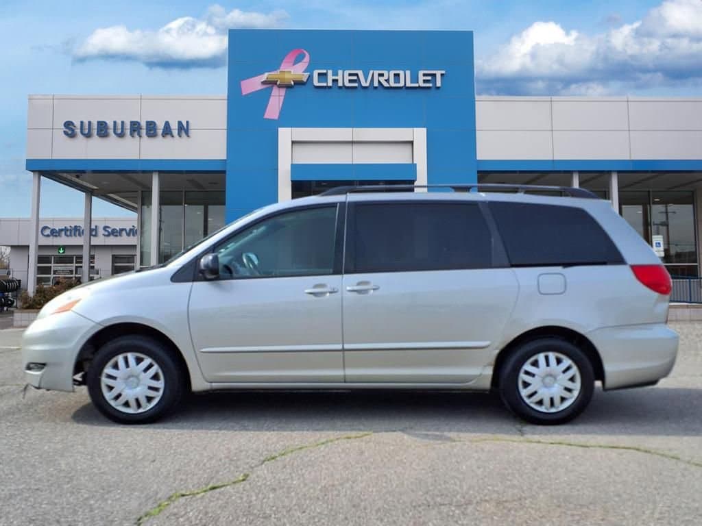 Thumbnail: 2008 Toyota Sienna - 3