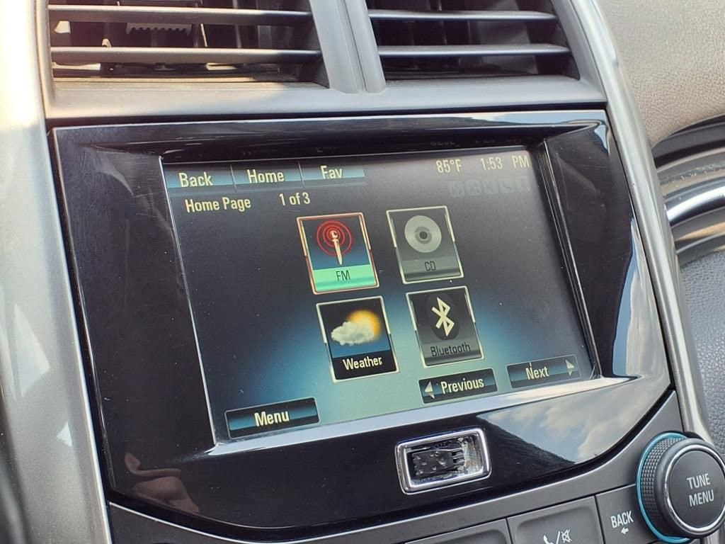 Thumbnail: 2015 Chevrolet Malibu - 24
