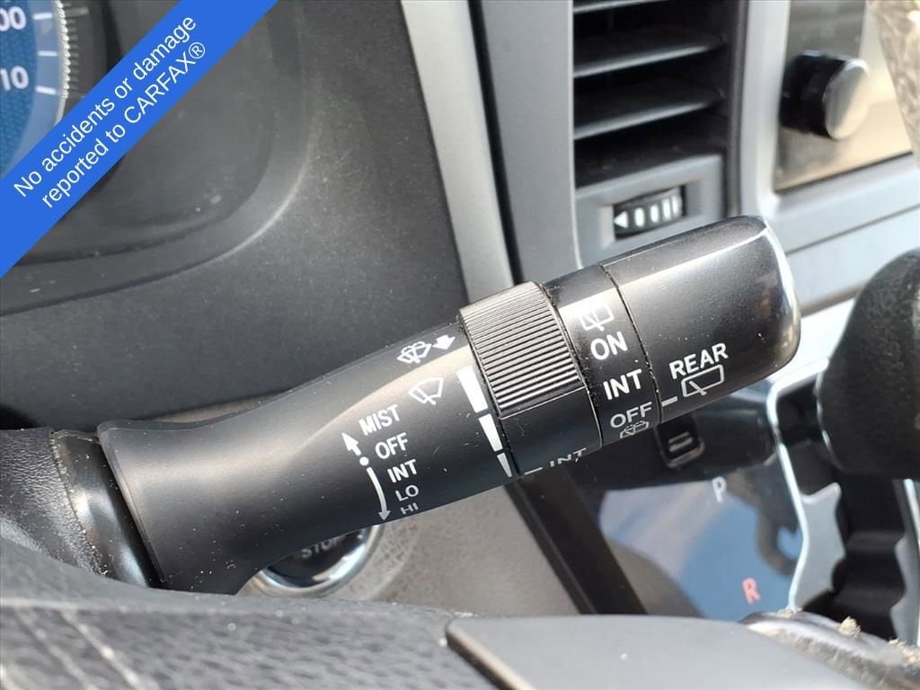 Thumbnail: 2016 Toyota Sienna - 19