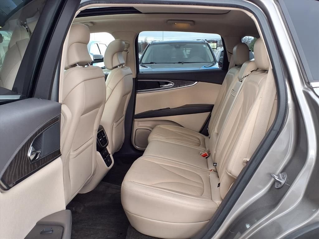 Thumbnail: 2017 Lincoln MKX - 10